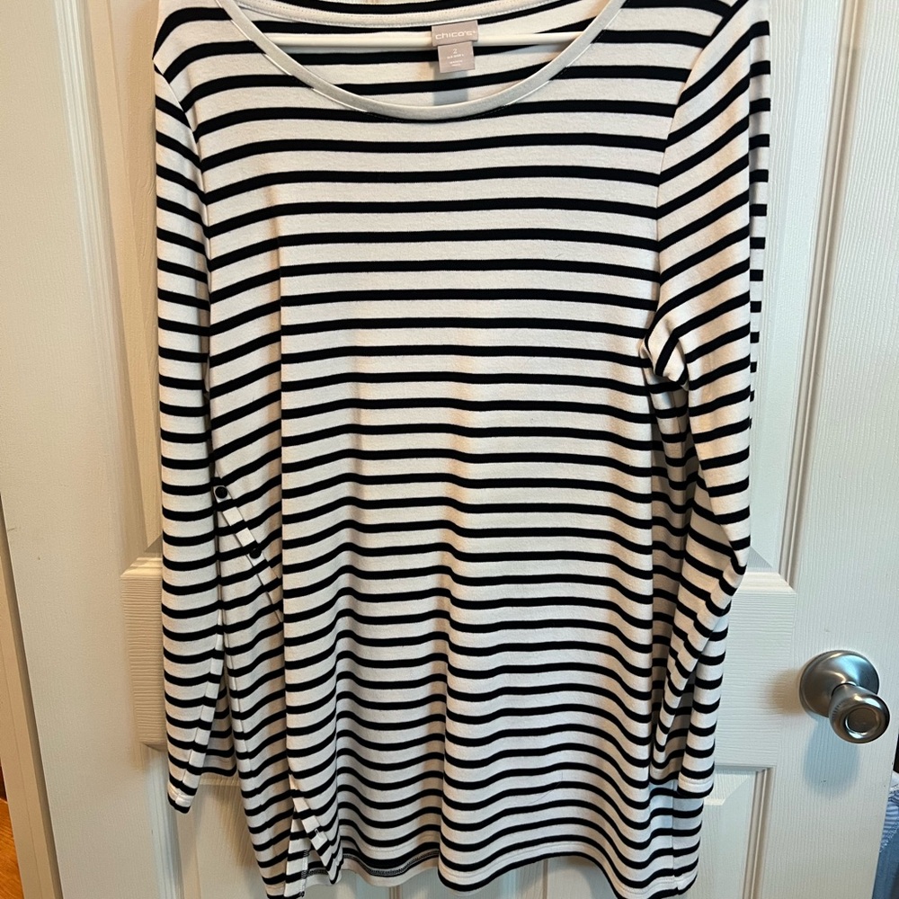 Chico’s Pima Cotton side button tunic, size 2 (12).